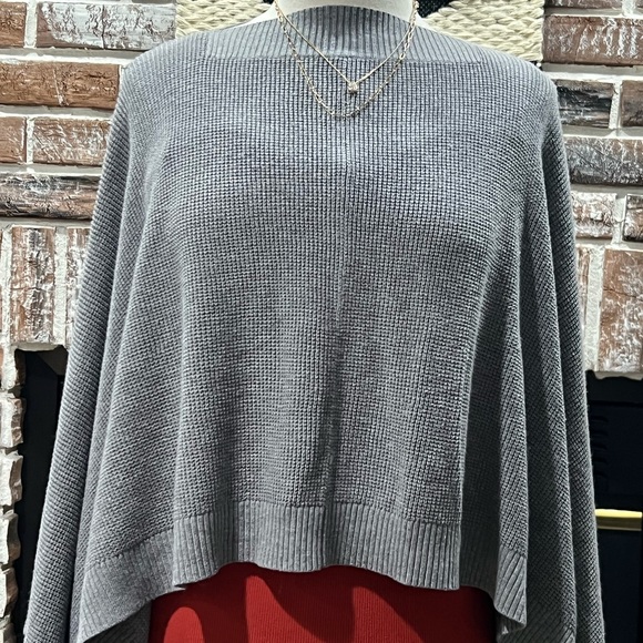 Lululemon forward flow poncho Cashmere blend - SZ OS - Picture 3 of 10